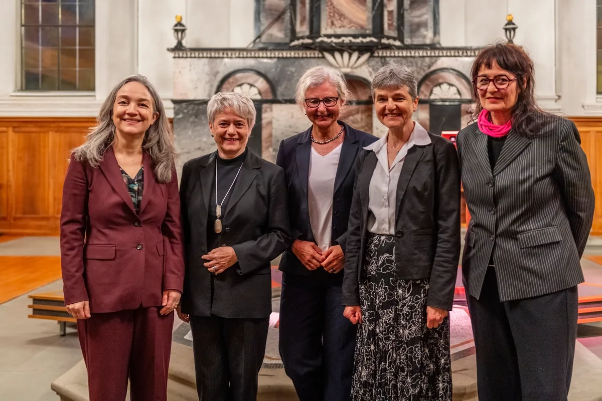 Mit der Einweihung der Bronzeskulptur von Sonja Feldmeier fand die Veranstaltungsreihe um die Geschichte von Elsbetha Bünzli ihren Abschluss.